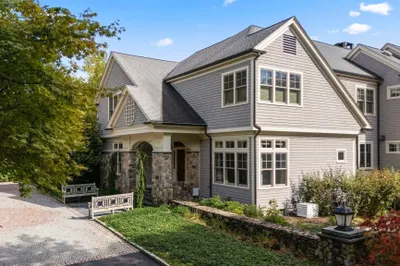 9 Stonegate Dr 1