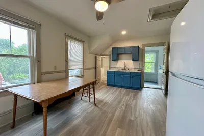 26 Glenhaven Ave #2