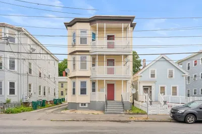 60 Commercial St 1