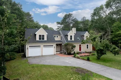 185 Bournehurst Drive 1