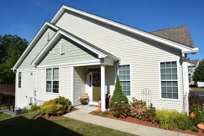 44 Hopkins Circle #44 1
