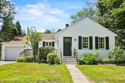 116 Maple Ave