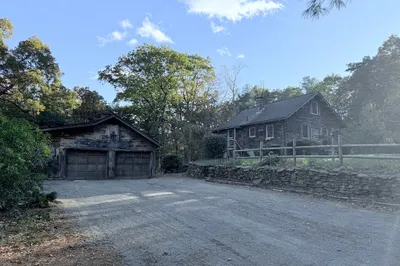 217 Nichols Rd 1