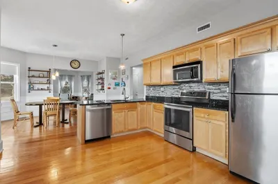 60 Florence Ave #B