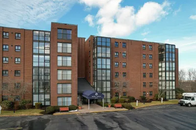 4234 N Main St. #606 1