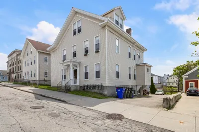 381 Pine St 1