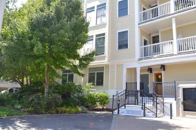 43 Park St #14