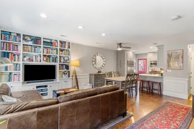 100 Baldwin St #2