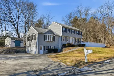 2 Westwind Drive 1