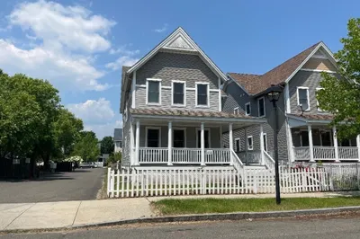 325 Elm Street 1