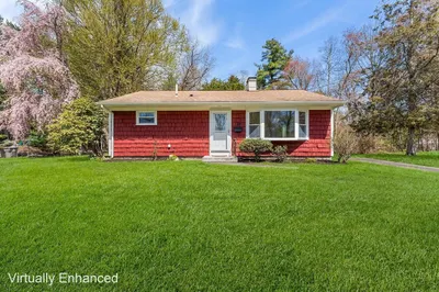 24 Treeland Dr