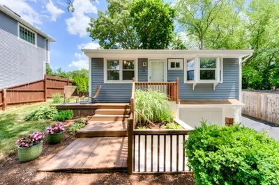 11 Liberty Dr 1
