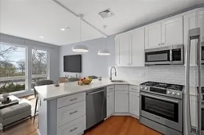 172 Kimball Ave #2B 1