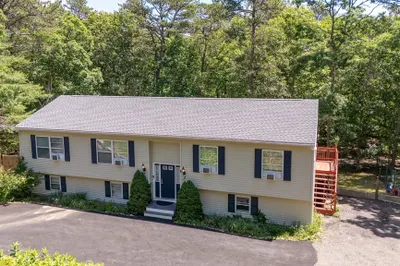 8 Raccoon Ln 1