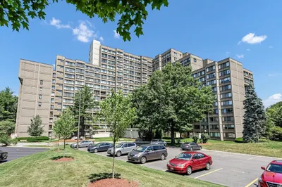 250 Hammond Pond Pkwy #605S