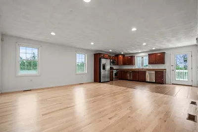 6 Fairlawn Ave 1