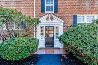 15 Hammond Pond Pkwy #2 1