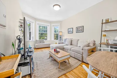 324 Chestnut Hill Ave #9 1