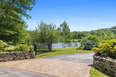 52 Pineswamp Road 1