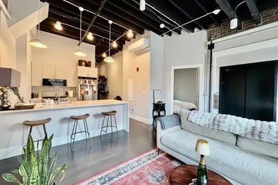 281 Franklin Street #609 1