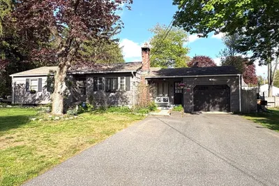 15 Fairhaven Dr