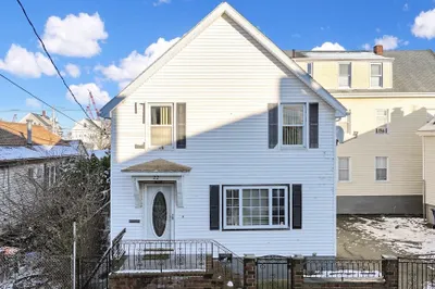 22 Acushnet Ave