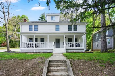1537 N Main St