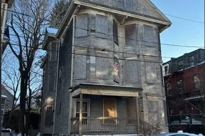 9 E Milton Rd