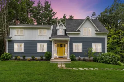235 Goodmans Hill Rd
