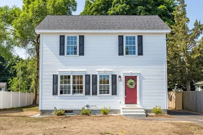 32 Markham Circle 1