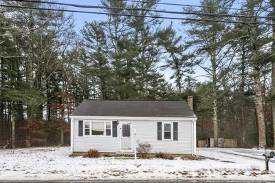 428 Marys Pond Rd 1