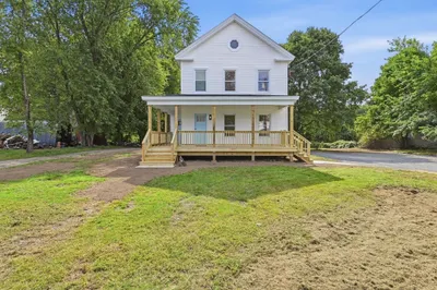 74 S Maple St 1