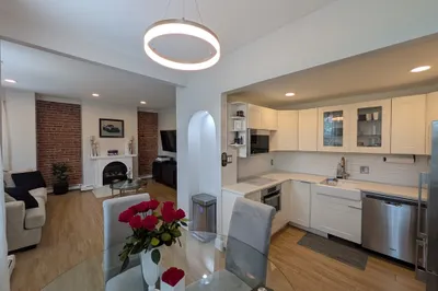 390 Riverway #15