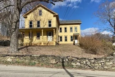 33 Ash St #2 1