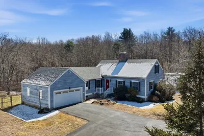 284 Warren Rd 1