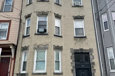139 London Street #1