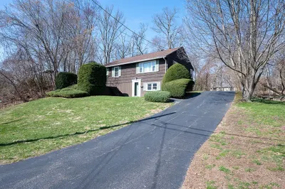 1 Mayfair Ln