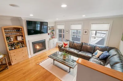 89 Dresser St #89