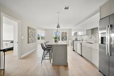 5205 Washington St #305R 1
