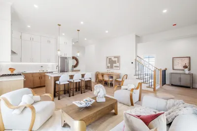 326 Lowell Street #3 1