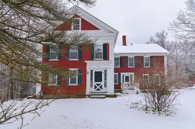 323 E Main St 1