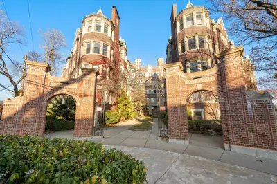 10 Dana Street #303