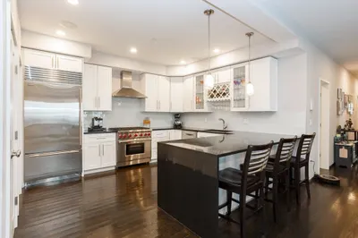 350 W Broadway #4