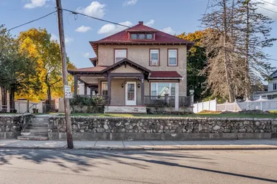84 E Haverhill St 1