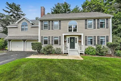 1 Greenwood Dr 1