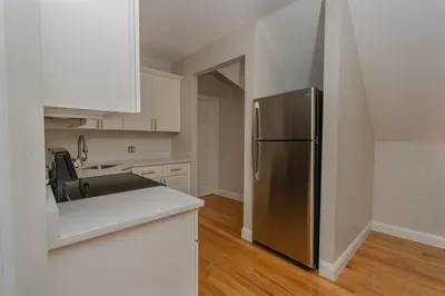 11 Park St #3 1
