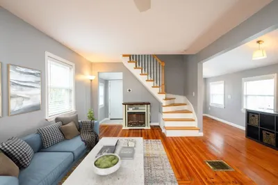 43 Bird St