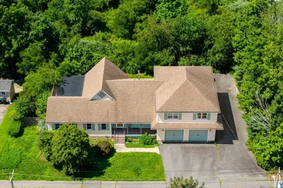 55 Crescent St 1