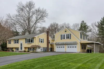 46 Puritain Drive 1
