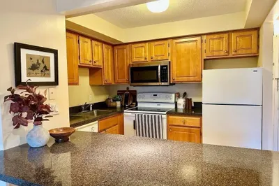 1025 Hancock St #3E